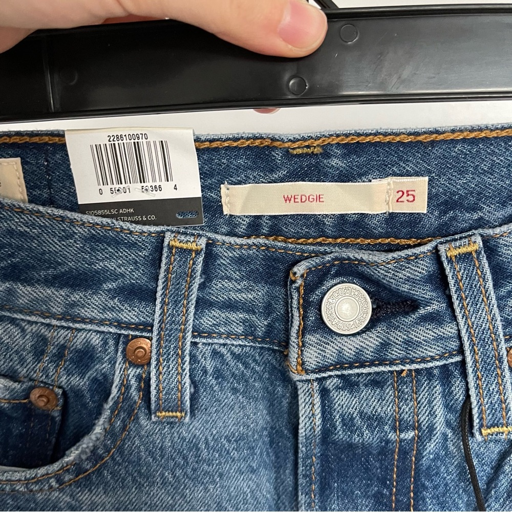 Levi’s Wedgie Jeans - Picture 3 of 3